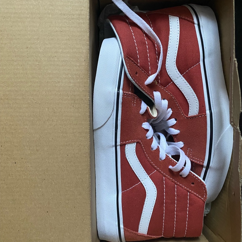 Salmon high top Vans